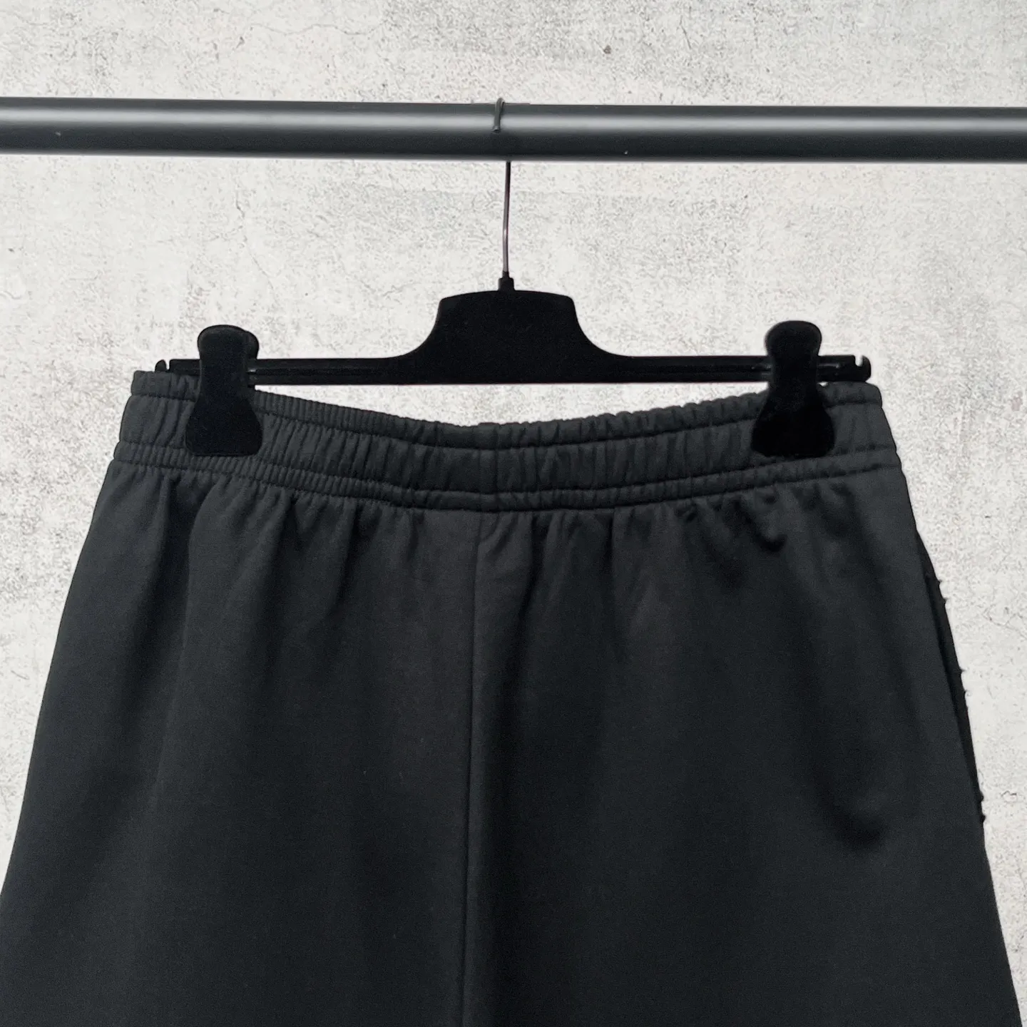 【 . Quality】BALENCI*GA/ .2026New Arrival 。 . . Authentic ， ！ ZP ， 460 ， . ， ， ， ， 。 . Same Style ：BL 267033 ：Black，White Size：XS S M L
